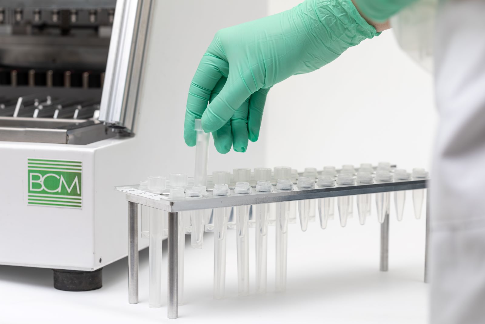 Автоматическая станция GeneMack Strela (не для использования в медицинских целях)